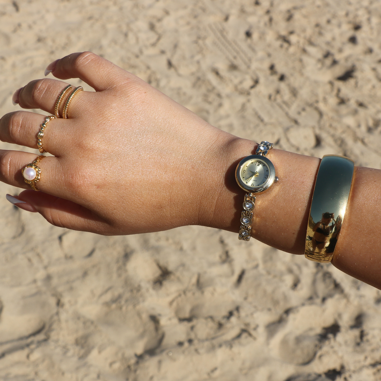 Elira Gold Bangle