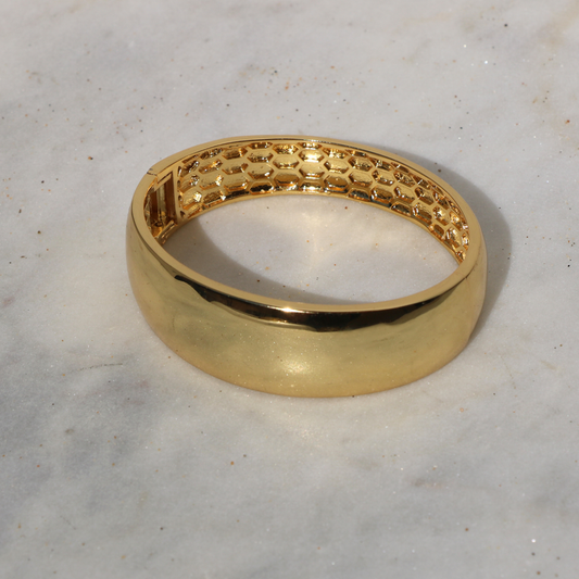 Elira Gold Bangle
