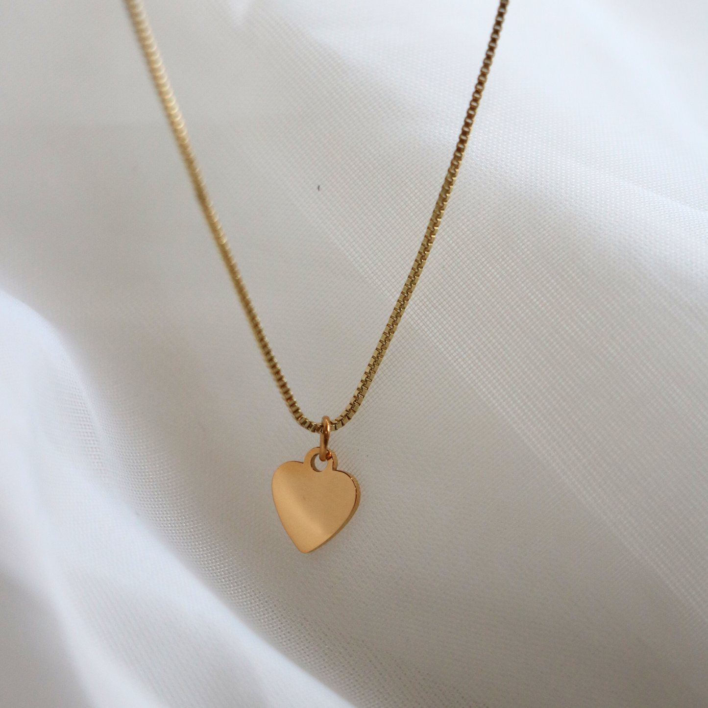 Engravable Dainty Heart Necklace