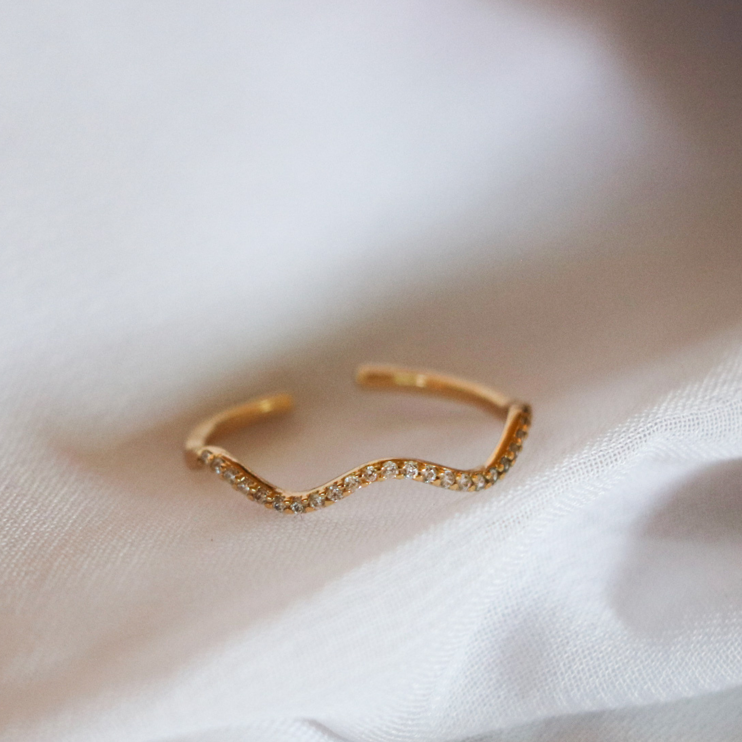 Cutesie Wavy Ring